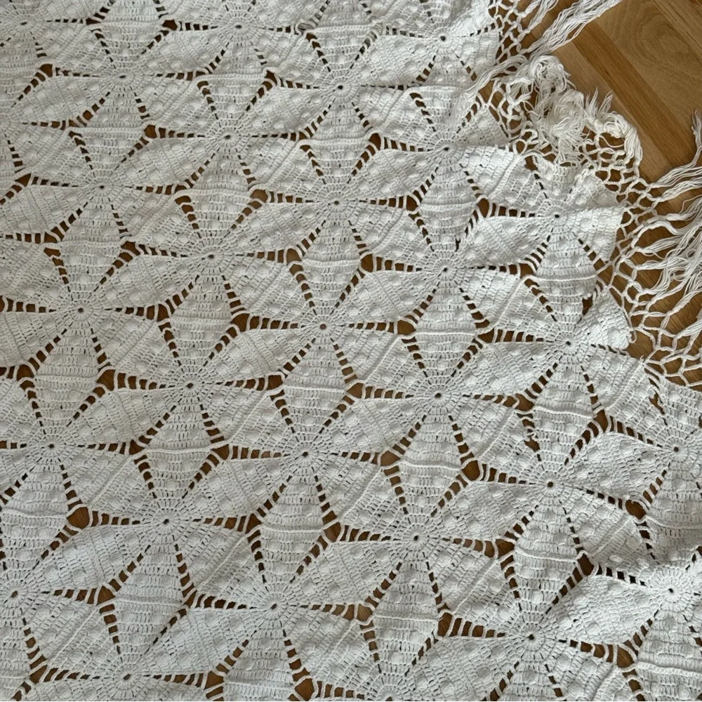 handmade vintage heavy cotton lace bedspread, popcorn crochet stars, long fringe